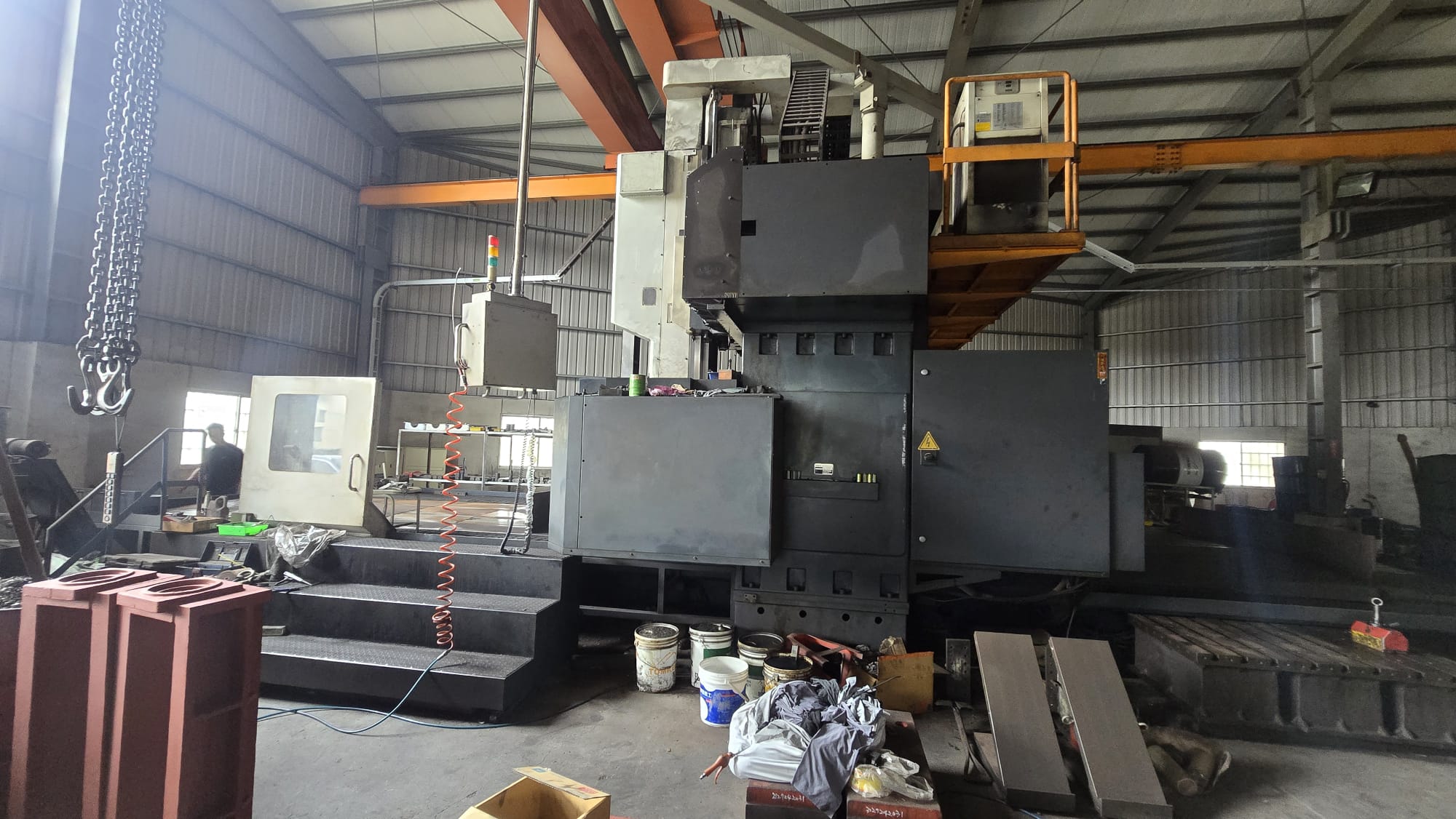 Used CNC machine from Taiwan available for worldwide industrial buyers